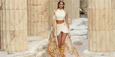 Chanel Cruise 2018 Collection Chanel Cruise 2018 Ancient Greece In Paris