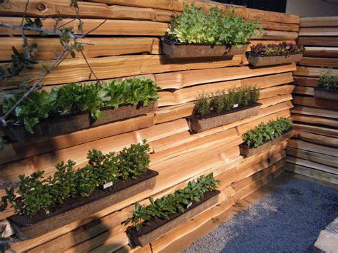 Download Vertical Garden Fence Ideas Pictures