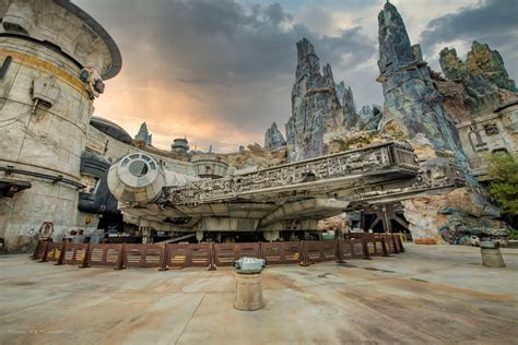 Photos Walt Disney World And Disneyland Resort Release Free Digital Wallpapers From Star Wars