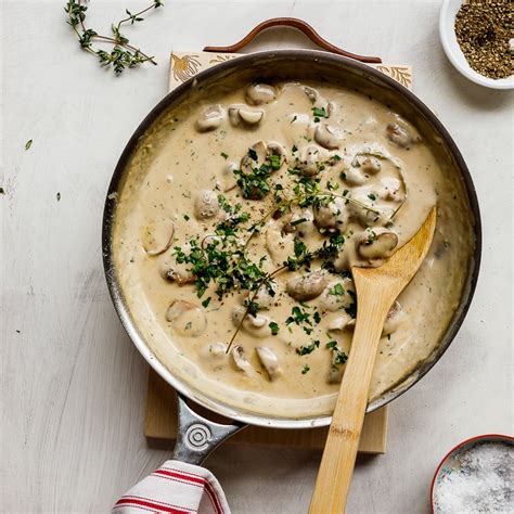 This creamy garlic mushroom recipe is as versatile as it is delicious. Creamy mushroom sauce - Simply Delicious