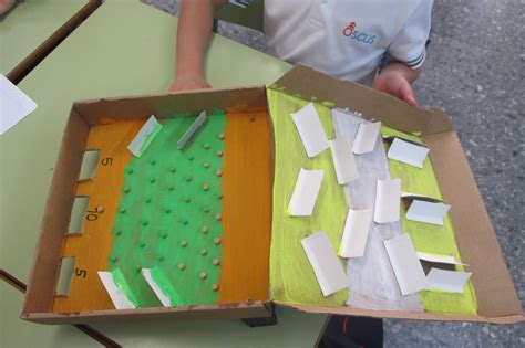 Así que nos pusimos manos a la obra para idear y preparar los juegos juegos con material reciclado: PORTFOLIO EDUCATIVO: JUEGOS RECICLADOS EDUCATIVOS