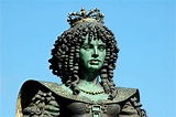 Estátua da Rainha D. Catarina de Bragança - Lisboa | Guia para visitar ...