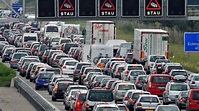 Tipps vom TÜV bei Stau: Wenn die Autobahn zum Parkplatz wird ...