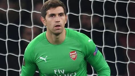 Emiliano Martinez Arsenal Goalkeeper Joins Reading On Loan Bbc Sport