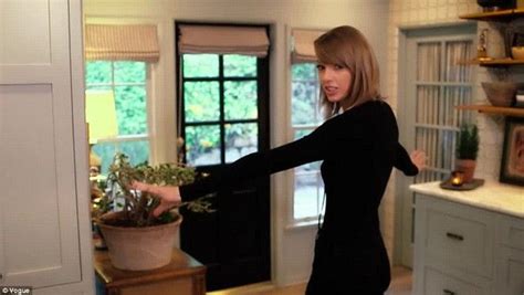 Inside Celebrity Homes Taylor Swift Malibu Home Tour With Vogue