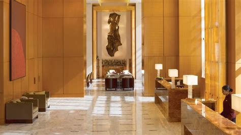 Four Seasons Hotel Mumbai — True 5 Stars