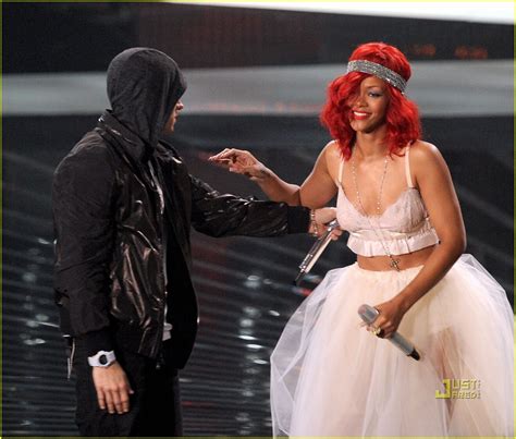 Rihanna And Eminem Vmas Performance Video Photo 2479625 2010 Mtv Vmas Eminem Rihanna Photos