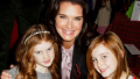 Brooke Shields 2 Kids Daughters Rowan And Grier With Chris Henchy