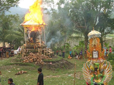 Jenis Upacara Suci Umat Hindu Bali