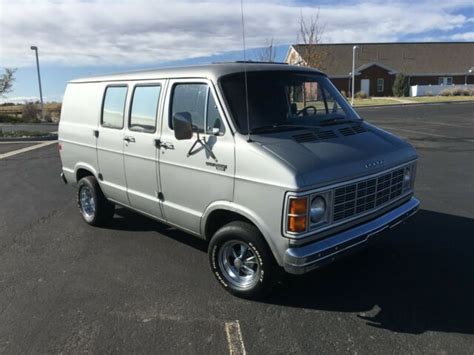 1979 Dodge Van B200 Shorty Street Van 1 Owner V8 4 Speed Mopar For Sale