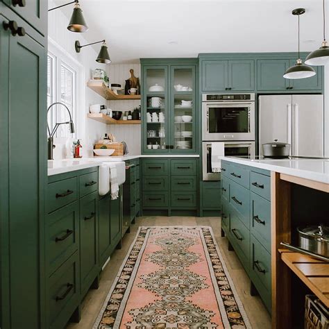 Depending on their shade and finish, green kitchen cabinets dramatically advance as focal points or quietly retreat to let other fittings shine. 51 Green Kitchen Designs | Decoholic