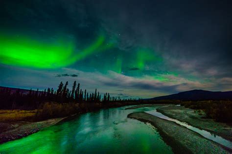 Hunting The Northern Lights In Alaska Tinned Sokuls