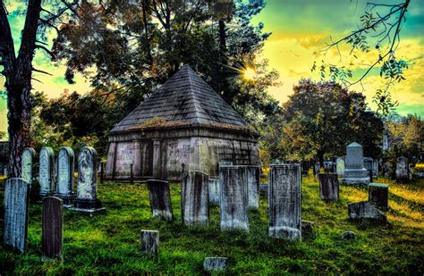 Light Painting Creepy Old Cemetery Creepy Images Old Cemeteries