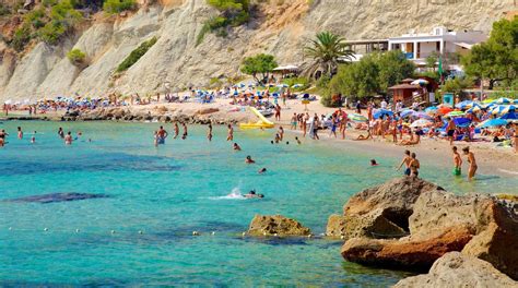 Spiaggia Di Cala D Hort A Isole Baleari Expedia