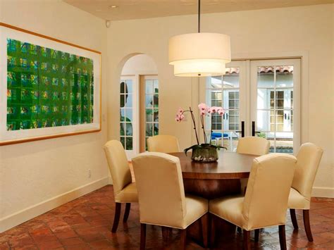 Neutral Dining Room With Green Artwork Hgtv