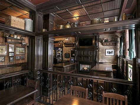 These Design Elements Define True Irish Pubs In Chicago
