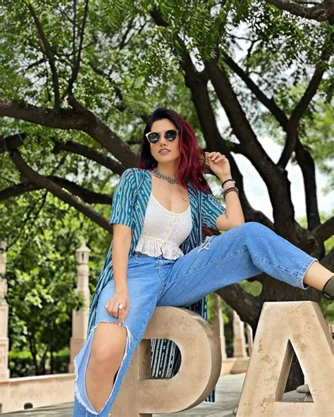 Sonnalli Seygall Is Teasing The Cyberspace With Her Gorgeous Pictures