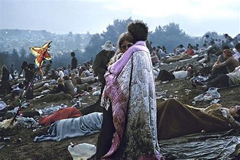16 Pictures That Show How Far Out Hippies Actually Were