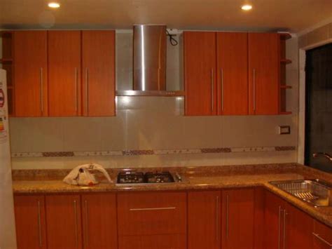 Hace años el persa bío bío comenzó con pocos puestos de comida y ahora se ha transformado en un polo gastronómico que tiene los más variados locales. Mueble Cocinas En Persa De Franklin : Muebles Kariom Somos ...