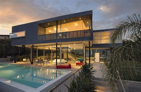 Imposing Glass Steel And Concrete Residence In Pacific