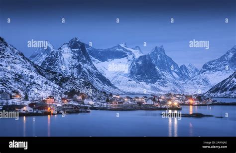 Reine Harbor Hi Res Stock Photography And Images Alamy