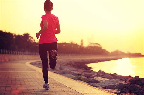 壁紙健身training sunset running跑步堤岸体育运动女孩下载照片