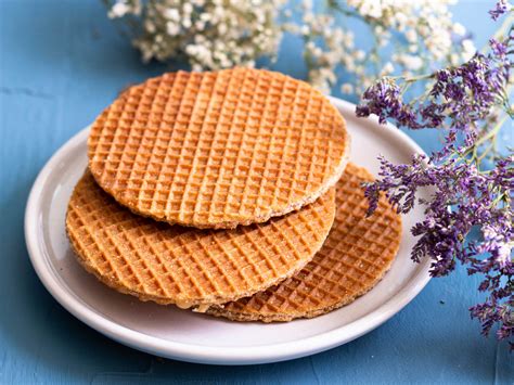 The Best Waffle Cookie With Caramel Original Dutch Cookies • Daelmans Stroopwafels