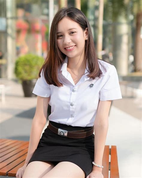 ปักพินโดย เอก สุริยา ใน Thai Girls Uniform แฟชั่นสาวๆ นางแบบ สาวสวย