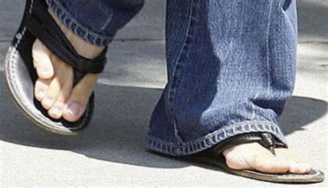 Famous Women With Ugly Feet 21 Pics