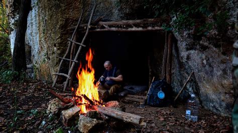 2 Days Bushcraft In Wilderness Permanent Cave Survival Shelter Hot