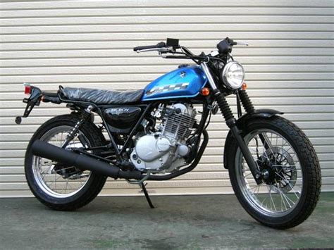 This is not a top speed test. Suzuki Suzuki Grasstracker - Moto.ZombDrive.COM