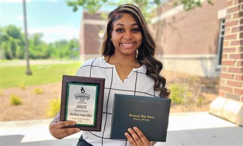Meet The Valedictorian Shakyria Allen Of Vicksburg High School Vicksburg Daily News