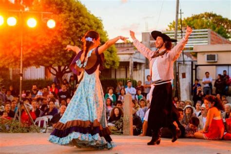 De Agosto D A Internacional Del Folklore Y D A Del Folklore