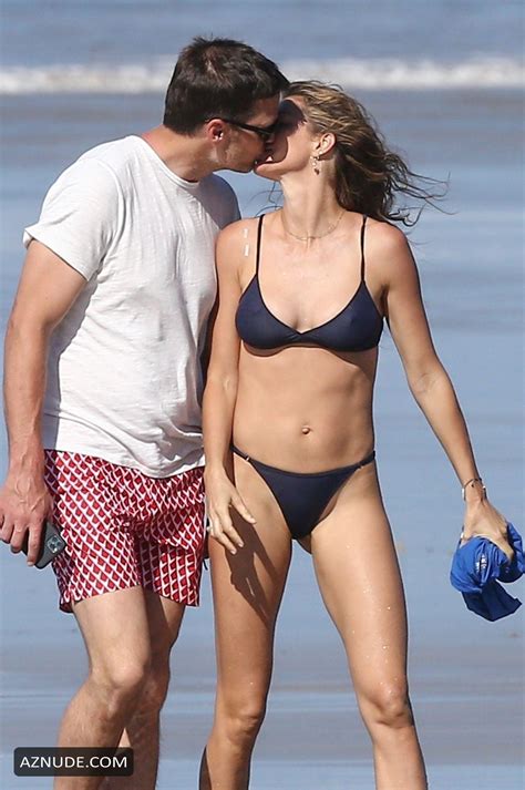 Tom Brady And Gisele Bundchen Pack On The Pda As They Enjoy The Day At
