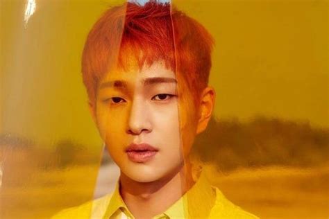 Shinees Onew Announces Military Enlistment Date Soompi