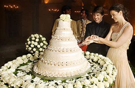 This is a reality for those lucky people who are gifted sweets impossible. 14 Elegant Celebrity Wedding Cakes