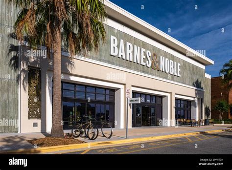 Us national bookstore chain hi-res stock photography and images - Alamy