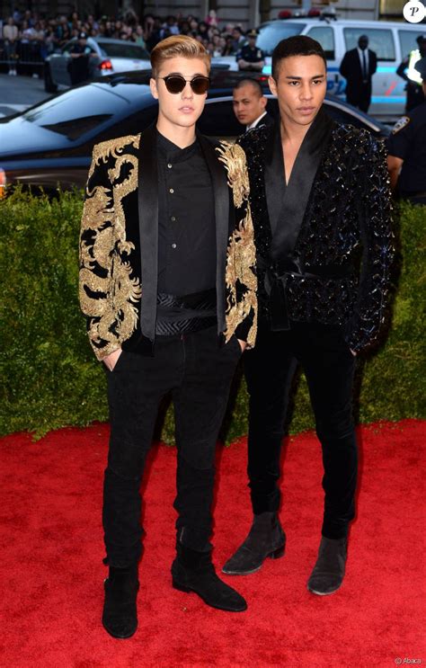justin bieber et olivier rousteing aau met gala 2015 à new york le 4 mai 2015 purepeople