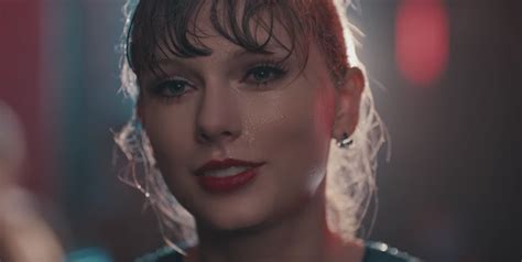 Taylor Swifts Delicate Music Video Premiere