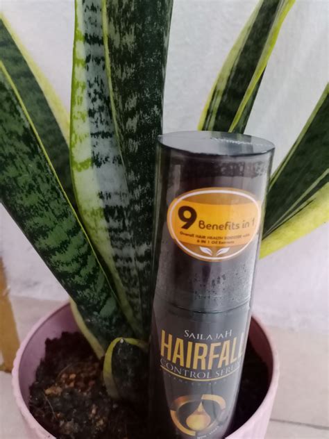 Sailajah hair treatment serum contains 14 types of herbal oil extracts to keep haircare troubles at bay and give your hair the pomp and splendour it deserves. Sailajah Hairfall Control Serum reviews