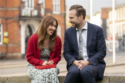 Interview Rafe Spall And Esther Smith On The Endearing Second Season Of ‘trying Welcome To