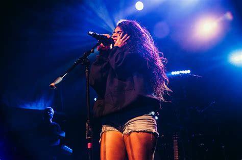 jessie reyez leaves her heart on the stage at sold out new york show billboard