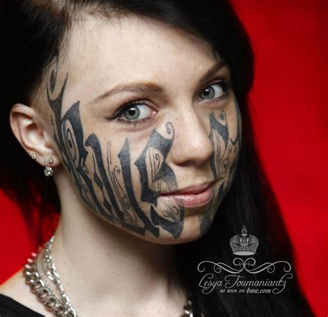 Facial Tattoos Bme Tattoo Piercing And Body Modification News Frauengesicht Tattoo