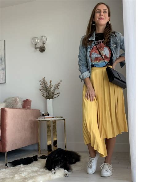 Ways To Wear A Graphic Tee From Summer Into Fall Sydne Style Style