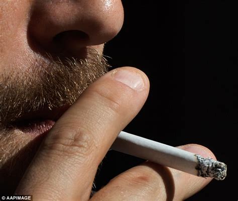 Australia Could Raise Smoking Age To 21 Daily Mail Online