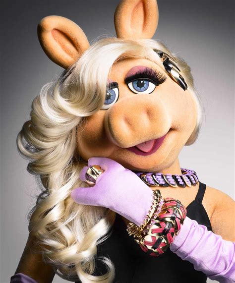 Miss Piggy Swears By These 5 Style Commandments Instyle