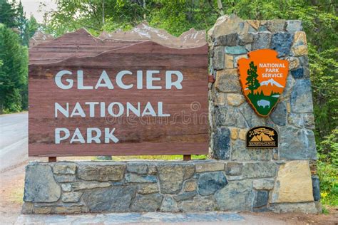 Glacier National Park Sign Stock Image Image Of Trip 77735603