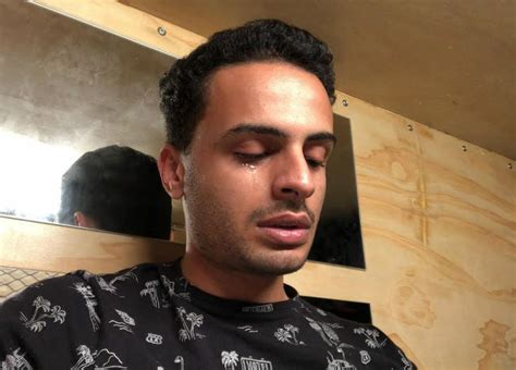 صباح الخير لعيونك حبيبي صباح الورد ياراحة فؤادي صباح الحب ولحن الطير شادي بعادك زاد بدموعي سكيبي وقربك جدد بعيني رقادي. شادي سرور يحكي تجربته مع المرض والانتحار وترك الإسلام | | راديو مصر على الهوا