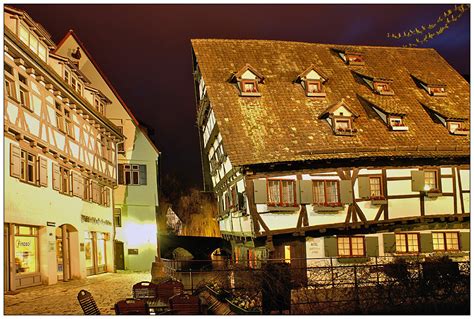 Das schiefe haus von tartu, das auch tartuer turm von pisa genannt wird, wurde im jahr 1793 am rande der mittelalterlichen stadtmauer erbaut. Das Schiefe Haus in Ulm Foto & Bild | architektur ...
