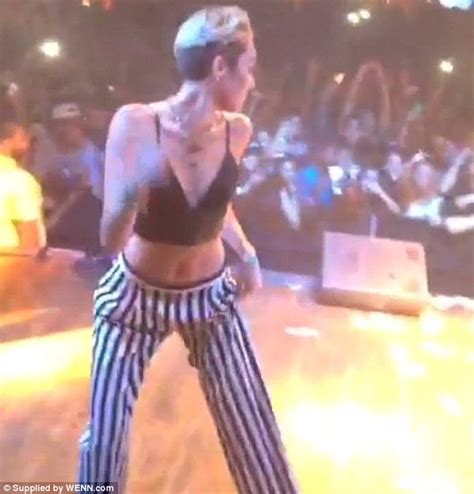 Miley Cyrus Shakes Her Derriere On Stage At Rap Gig Daily Mail Online